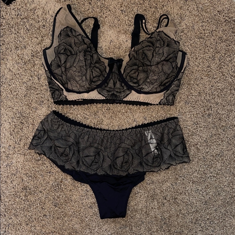 Prima Donna Black and Cream Floral Lace Bra Set